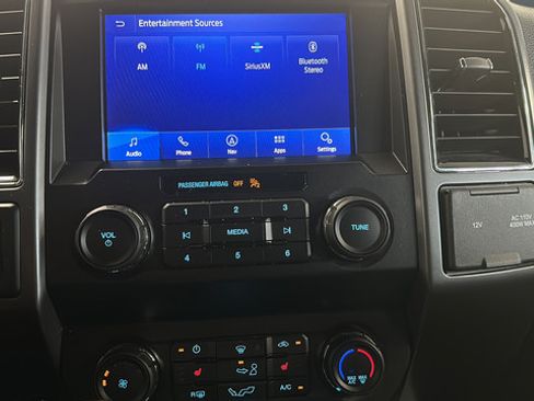 Used 2020 Ford F150 XLT w/ Equipment Group 302A Luxury AWD/4WD image 15