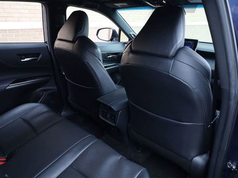 Used 2022 Toyota Venza Limited image 26