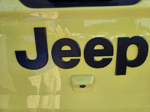 Used 2024 Jeep Gladiator Sport AWD/4WD image 25