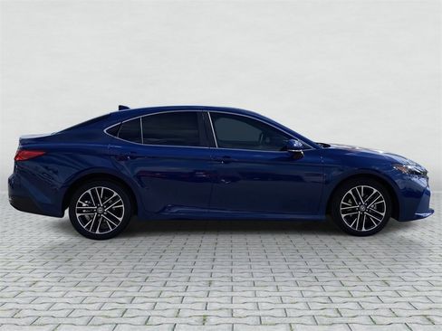 Used 2026 Toyota Camry XLE image 8