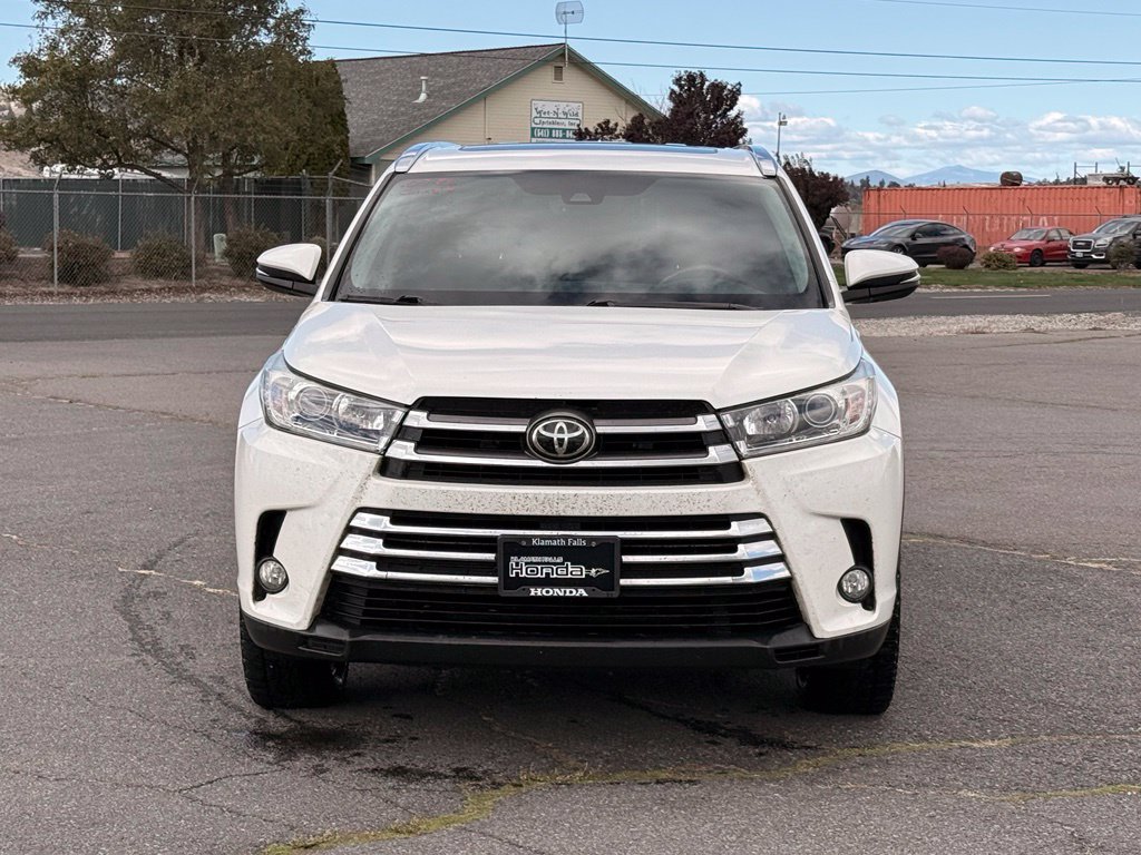 Used 2017 Toyota Highlander Limited AWD/4WD image 8
