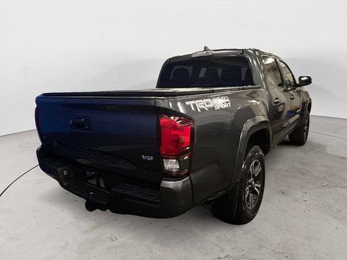 Used 2019 Toyota Tacoma TRD Sport AWD/4WD image 5