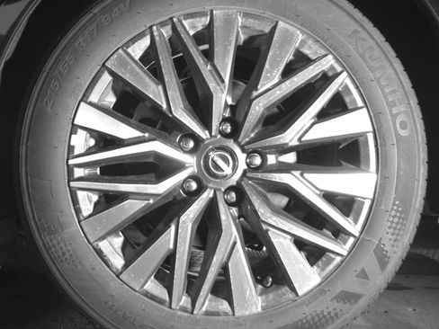 Used 2025 Nissan Altima 2.5 SV FWD image 14