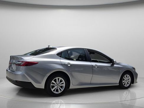 Used 2026 Toyota Camry LE FWD image 7