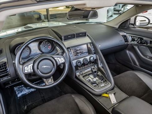Used 2014 Jaguar F-TYPE Convertible image 32