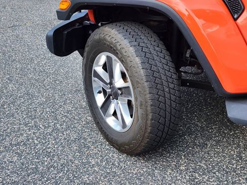 Used 2020 Jeep Wrangler Unlimited Sahara AWD/4WD image 31