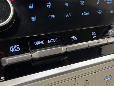 Used 2025 Hyundai Santa Fe Calligraphy AWD/4WD image 34