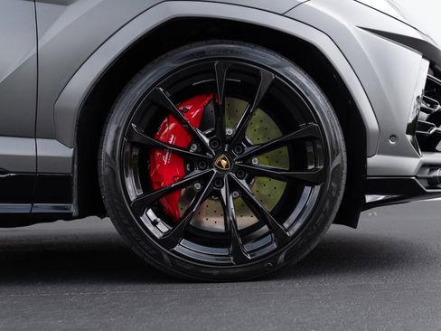 Used 2022 Lamborghini Urus image 9