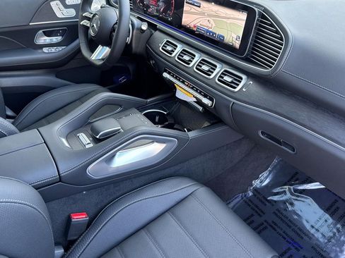 Used 2026 Mercedes-Benz GLS 450 4MATIC image 28