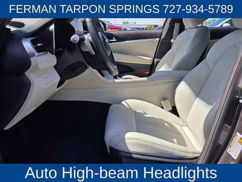 Used 2025 Genesis G70 2.5T RWD image 14