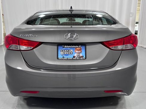 Used 2013 Hyundai Elantra GLS w/ Preferred Pkg FWD image 6