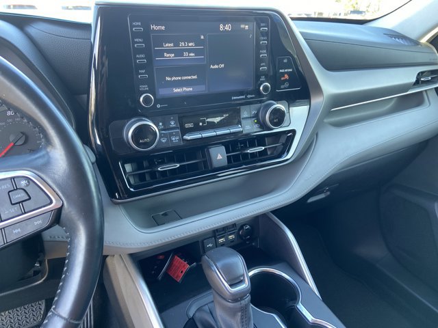 Used 2021 Toyota Highlander LE FWD image 23