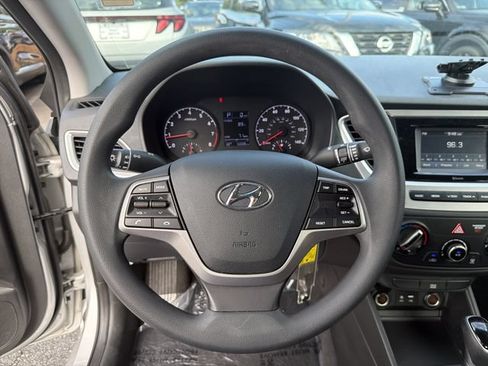 Certified 2022 Hyundai Accent SE FWD image 26