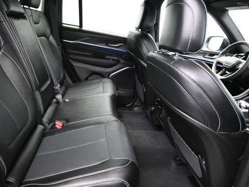 Used 2023 Jeep Grand Cherokee Overland image 16