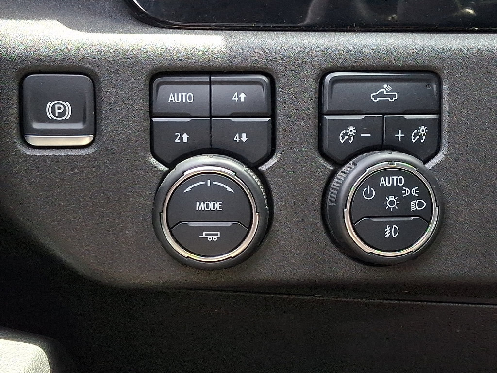 Used 2024 Chevrolet Silverado 1500 LT Trail Boss w/ Protection Package AWD/4WD image 24