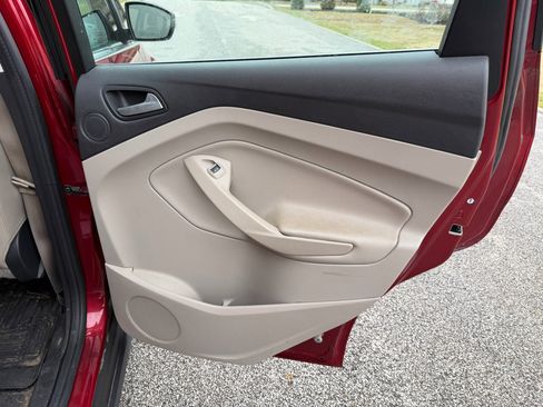 Used 2017 Ford C-MAX Energi Titanium w/ Equipment Group 501A image 25