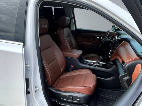 Used 2020 Chevrolet Traverse High Country w/ LPO, Floor Liner Package AWD/4WD image 31
