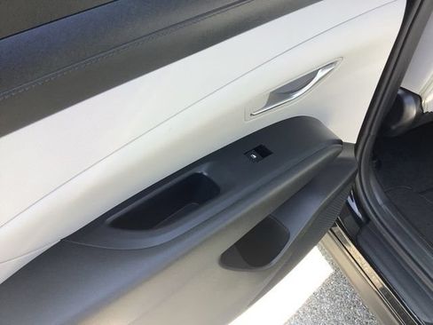 Certified 2025 Hyundai Tucson SE FWD image 19