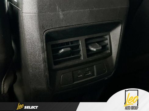 Used 2025 Chevrolet Colorado ZR2 w/ Technology Package AWD/4WD image 30
