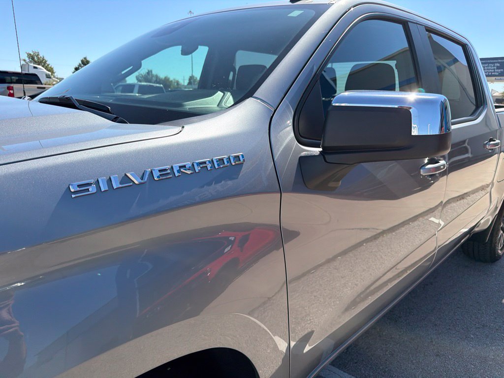 Used 2024 Chevrolet Silverado 1500 LT AWD/4WD image 10