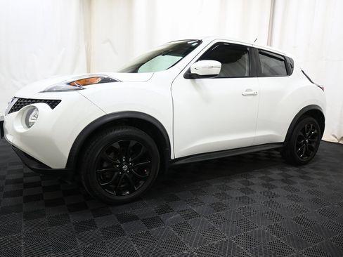 Used 2017 Nissan Juke SV image 6