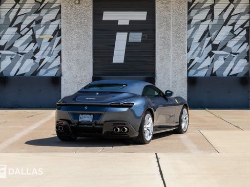 Used 2024 Ferrari Roma Spider RWD image 15