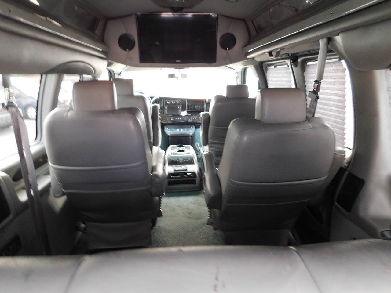 Used 2016 Chevrolet Express 2500 RWD image 41