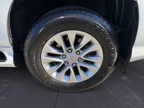 Used 2019 Lexus GX 460 image 37