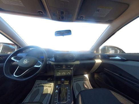 Used 2022 Volkswagen Taos SE image 23