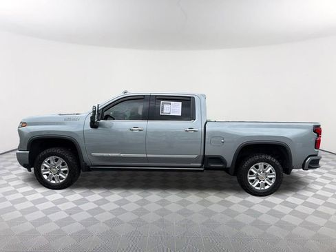 Used 2024 Chevrolet Silverado 2500 High Country w/ High Country Premium Package AWD/4WD image 8