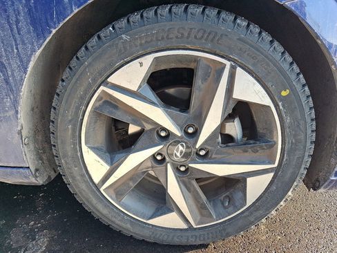 Used 2021 Hyundai Elantra Limited image 7