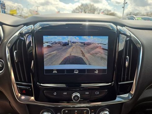 Used 2023 Chevrolet Traverse LT image 21