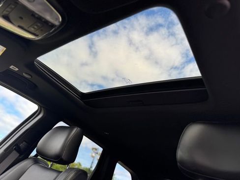 Certified 2022 Jeep Grand Cherokee Laredo X image 15