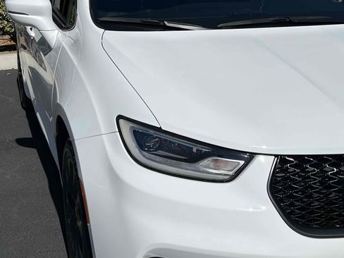 Used 2021 Chrysler Pacifica Touring w/ S Appearance Package image 58