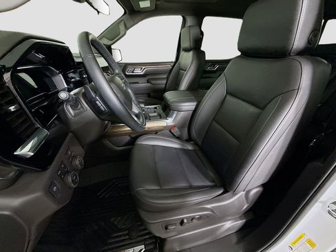 Used 2025 Chevrolet Silverado 1500 LT Trail Boss w/ Convenience Package II AWD/4WD image 21