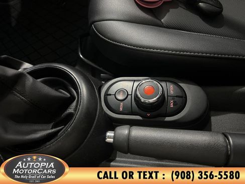 Used 2019 MINI Cooper 2-Door Hardtop w/ Storage Package image 30