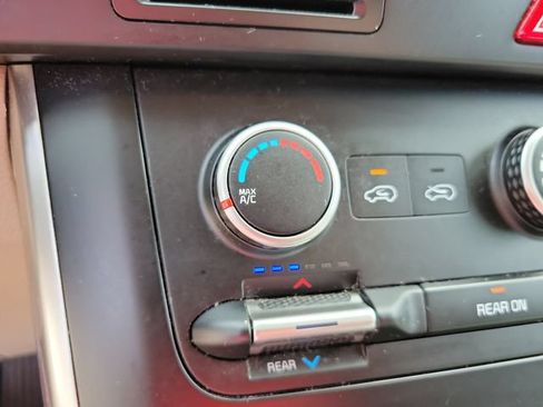 Used 2022 Kia Carnival LX FWD image 24