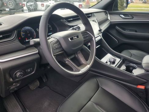 New 2026 Jeep Grand Cherokee Limited image 17