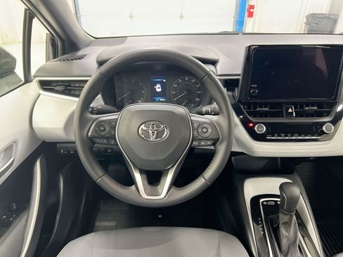 Used 2025 Toyota Corolla SE w/ Convenience Package image 11