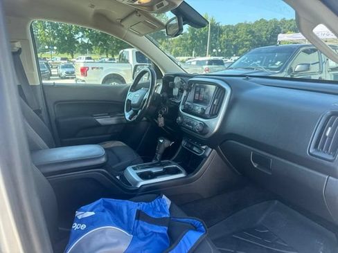 Used 2017 Chevrolet Colorado LT w/ LT Convenience Package RWD image 40