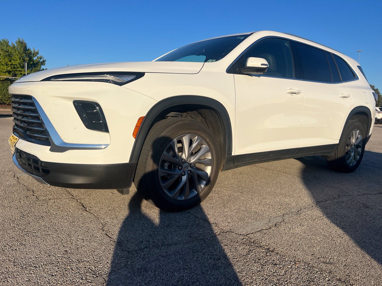 Used 2025 Buick Enclave Preferred AWD/4WD image 1