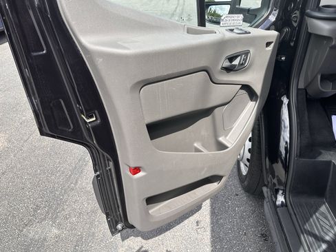 Used 2025 Ford Transit 350 XLT RWD image 8