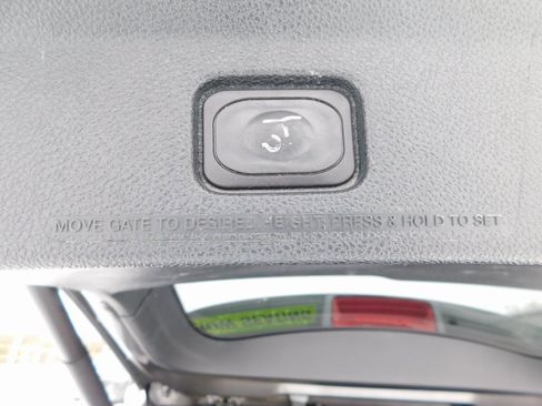 Used 2018 Ford Explorer Limited image 25