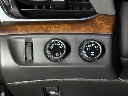 Used 2015 Cadillac Escalade ESV Premium AWD/4WD image 34