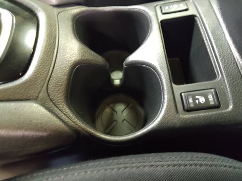 Used 2019 Nissan Rogue SV w/ Premium Package image 26