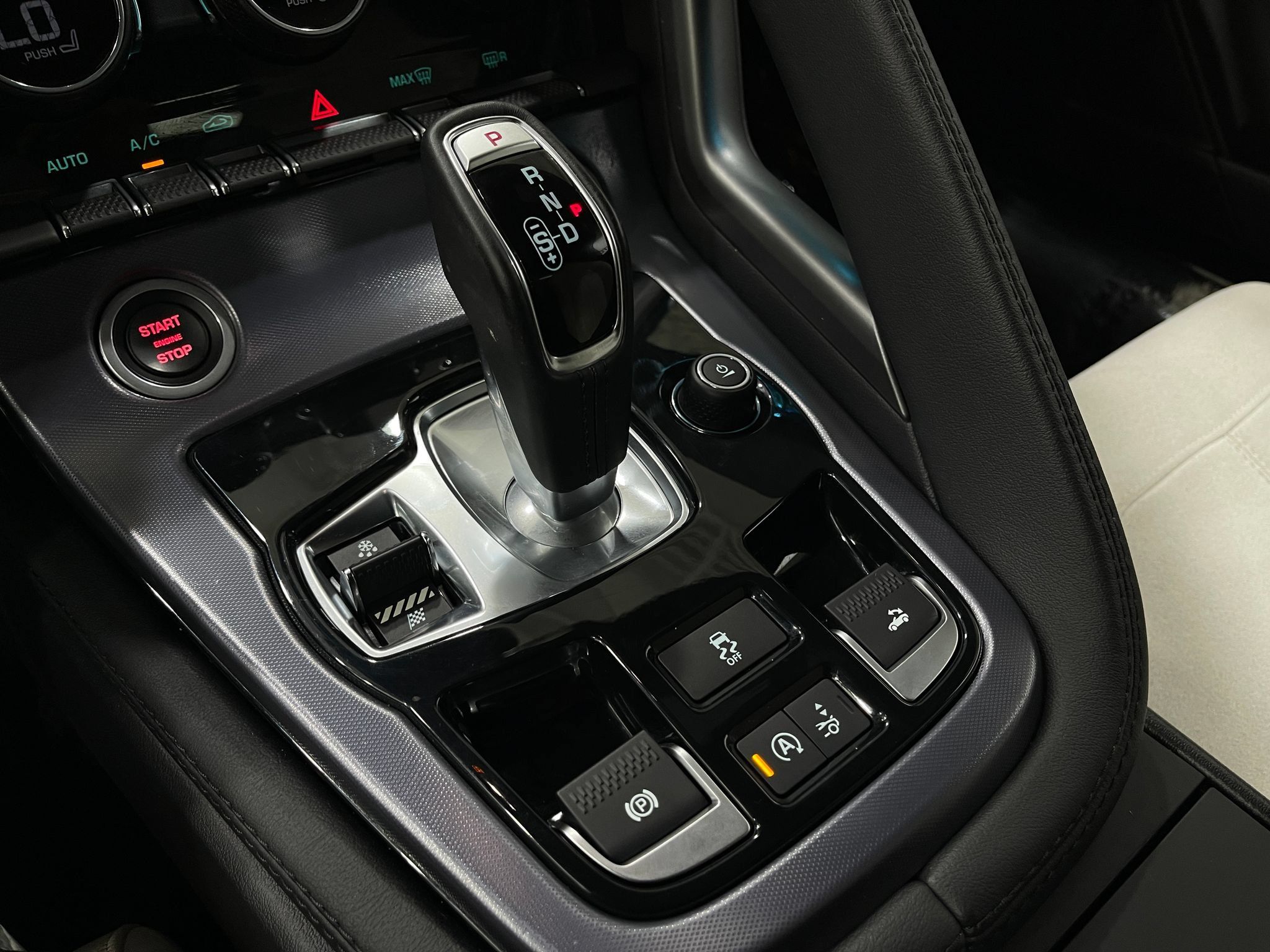 Used 2021 Jaguar F-TYPE Convertible RWD image 28