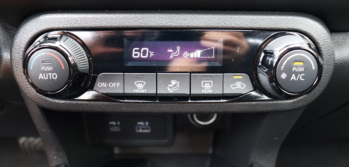 Used 2023 Nissan Kicks SR FWD image 44