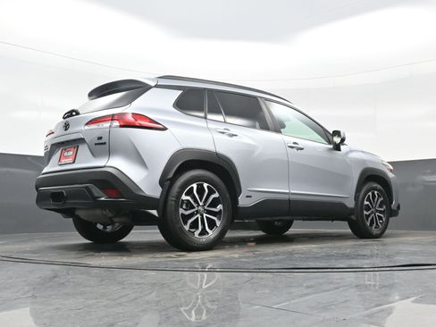 Used 2023 Toyota Corolla Cross SE image 30