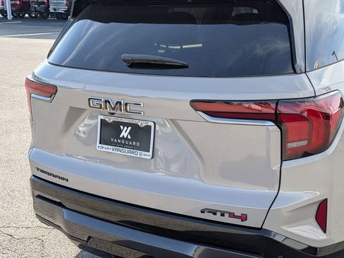 New 2026 GMC Terrain AT4 w/ LPO, Black Badging Package AWD/4WD image 8