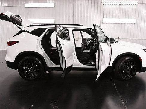 Used 2020 Chevrolet Blazer LT image 30